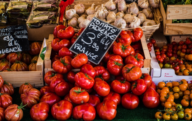 epicerie-LA BASTIDE-min_tomatoes-4050245